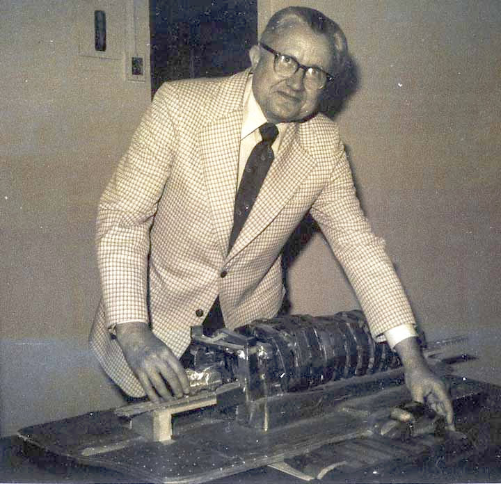 Howard Johnson with magnetic gate
