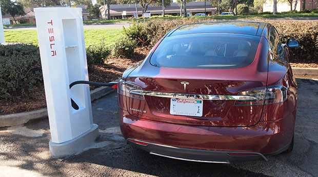 Tesla-supercharger