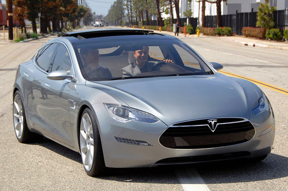 Tesla-model-S; 2010 with E. Musk
